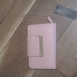 Tahari Wallet